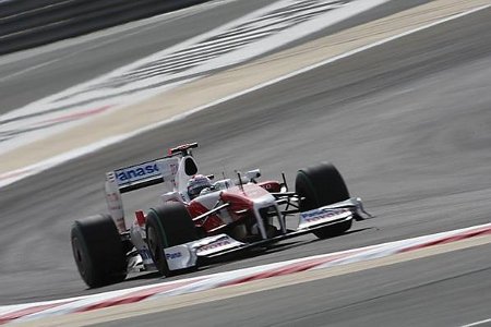 GP Bahrein: Trulli consigue la pole y Toyota el doblete