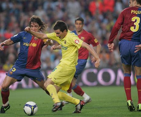 El Villareal empata al Barcelona en el descuento y retrasa una semana el alirón