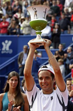 Albert Montañés se adjudica el torneo de Estoril tras ganar en la final a Blake