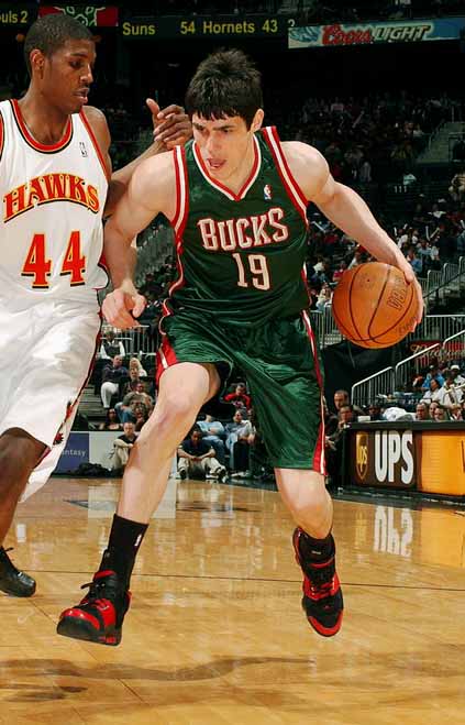 Ersan Ilyasova salta el charco con destino Milwaukee Bucks