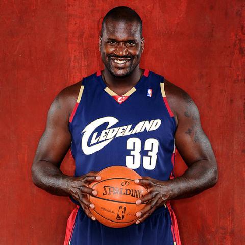 Shaquille O’Neal presentado en Cleveland