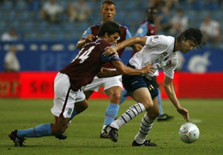 Peace Cup: Aston Villa y Oporto jugarán la otra semifinal