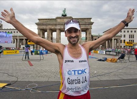 García Bragado consigue la medalla de bronce en los 50 kilómetros marcha