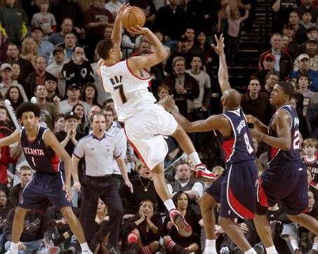 Brandon Roy extiende su contrato por cinco años.