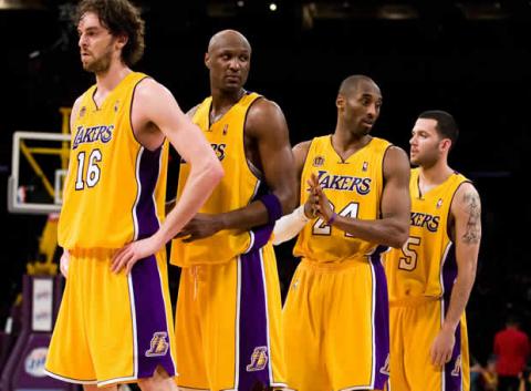 Los Ángeles Lakers renuevan a Lamar Odom