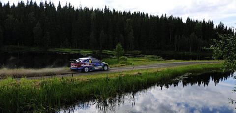 Hirvonen sigue liderando el Rally de Finlandia tras la segunda jornada