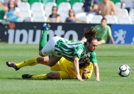 Liga Española 2009/10 2ª División: el Cartagena logra un puntito y se mantiene en cabeza