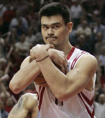 Yao Ming anuncia que no jugará en la próxima temporada