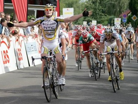 Greipel sigue en forma y gana la Paris-Bourges