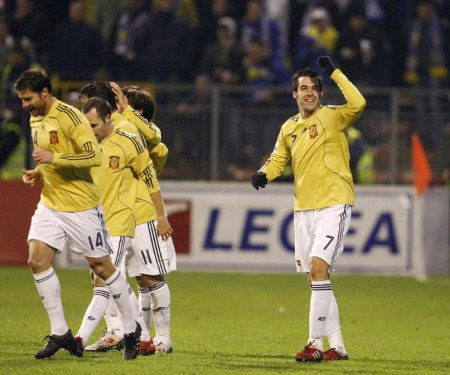 España gana a Bosnia por 2-5 y consigue un histórico pleno de victorias