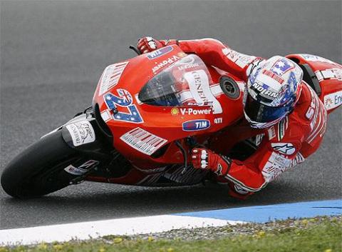 Casey Stoner consigue la pole en Australia por delante de Rossi, Pedrosa y Lorenzo