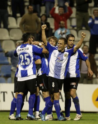 Liga Española 2009/10 2ª División: triple empate en cabeza tras la Jornada 14