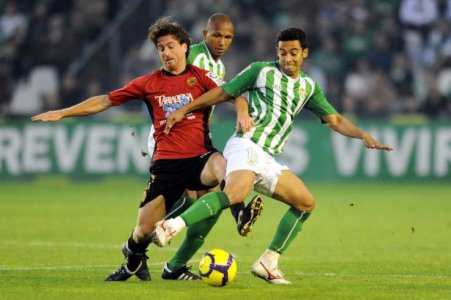 Liga Española 2009/10 2ª División: el Betis vuelve a la zona de ascenso en la Jornada 16