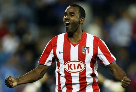 El Atlético vende a Sinama-Pongolle al Sporting de Portugal