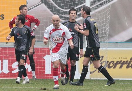 Liga Española 2009/10 2ª División: la Real recupera el liderato tras el espectacular empate del Hércules