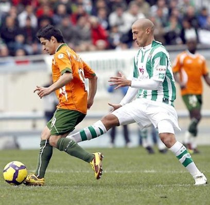 Liga Española 2009/10 2ª División: los líderes pinchan en la Jornada 22