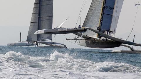 Por fin arrancó la Copa América con cómoda victoria de BMW Oracle sobre Alinghi