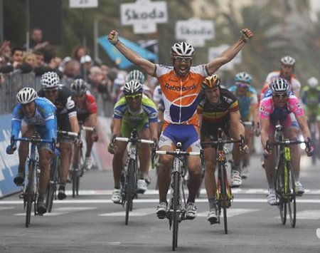 Oscar Freire ganó su tercera Milán - San Remo tras un gran sprint