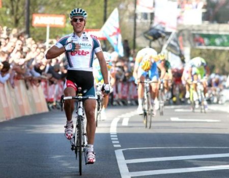 Philippe Gilbert gana en la Amstel Gold Race de las ausencias