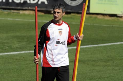 Quique Sánchez Flores y Antonio Álvarez seguirán en el banquillo de Atlético de Madrid y Sevilla