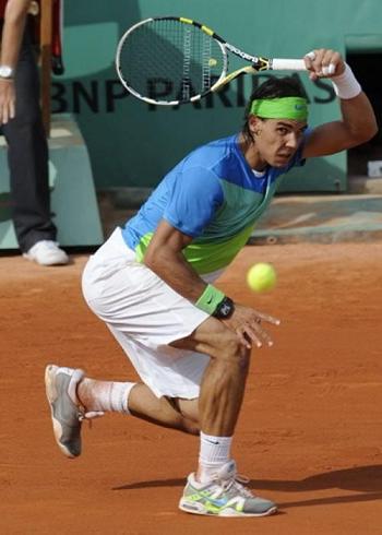 Roland Garros 2010:  Nadal inicia la reconquista de su trono con fácil victoria,  Verdasco, Ferrer, Ferrero y Pere Riba también ganaron en su debut