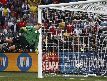 Mundial de Sudáfrica: Alemania logra una victoria brillante sobre Inglaterra pero empañada por un gol fantasma