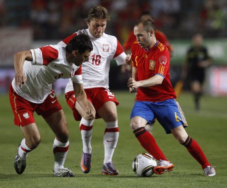 España termina su preparación para el Mundial goleando 6-0 a Polonia