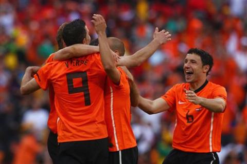 Mundial de Sudáfrica: Holanda y Japón lideran el grupo E tras ganar a Dinamarca y Camerún