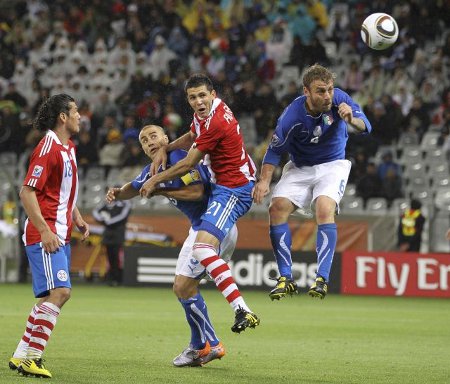 Mundial de Sudáfrica: Italia comienza empatando con Paraguay y dando una mala imagen