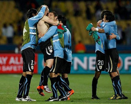 Mundial de Sudáfrica: Uruguay pasa como primera de grupo seguida de México