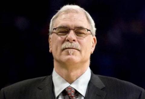 NBA: Phil Jackson seguirá entrenando a Los Ángeles Lakers