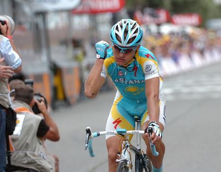 Tour de Francia 2010: Vinokourov se saca la espinita en la meta de Revel