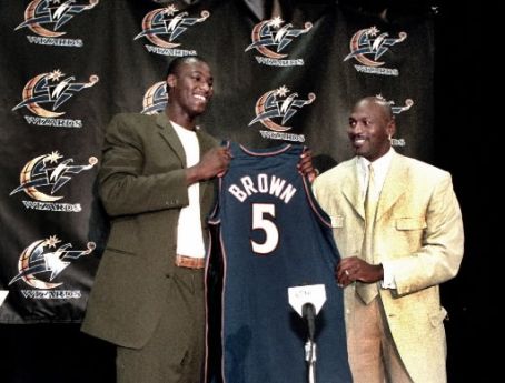 NBA: Kwame Brown jugará en los Bobcats