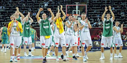 Mundobasket de Turquía 2010: Eslovenia y Turquía se meten en cuartos tras ganar a Australia y Francia