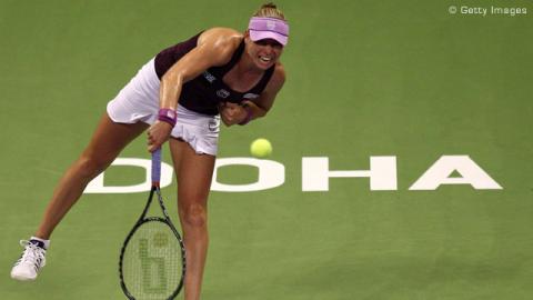 WTA Doha: Zvonareva líder del Grupo blanco y Stosur vence a Schiavone en Grupo marrón