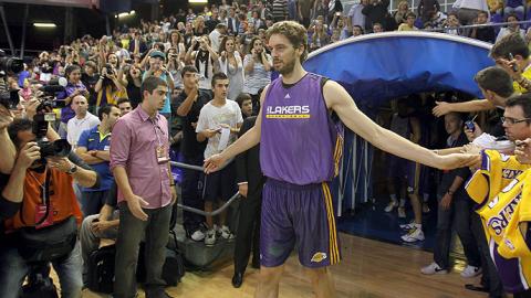 Los Ángeles Lakers ya están en España para jugar el jueves ante Regal Barcelona