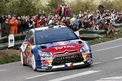 Rally RACC de Catalunya: Loeb se lleva el triunfo con Solberg y Sordo acompañándole en el podium