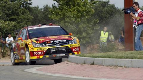 Rally RACC de Catalunya: Sebastien Loeb sigue líder y Dani Sordo asciende a la tercera plaza