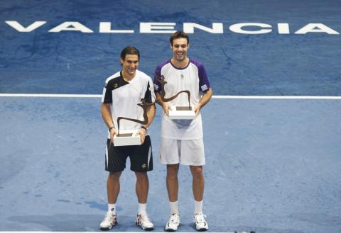 Roger Federer campeón en Basilea y David Ferrer en Valencia