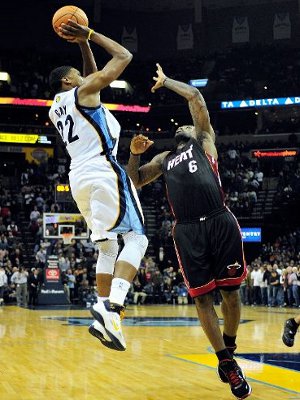 NBA: Rudy Gay derrota a los Heat sobre la bocina