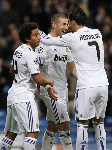 Liga de Campeones 2010/11: el Real Madrid golea al Auxerre y Benzema se reivindica con tres goles