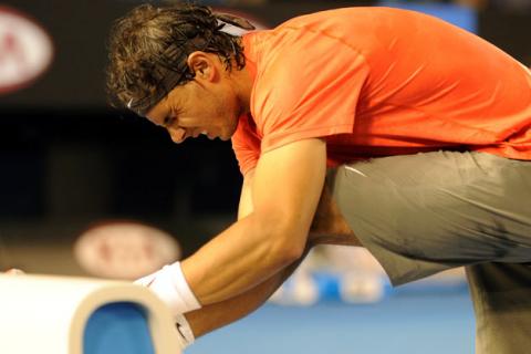 Open de Australia 2011:  David Ferrer vence a un lesionado Rafa Nadal y jugará ante Murray en semifinales