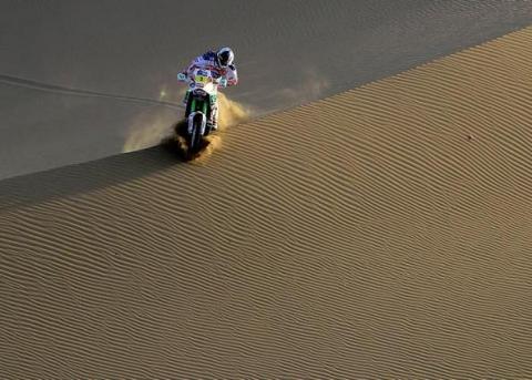 Dakar 2011 Etapa 7: Chaleco López consigue su primer triunfo por delante de Cyril Despres y Marc Coma