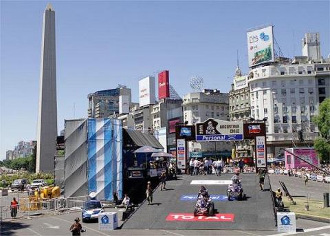 Dakar 2011 Etapa Prologo: el Obelisco de Buenos Aires fue el escenario de la salida del prólogo de la prueba