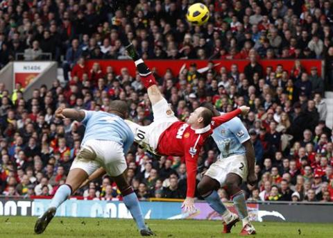 Premier League Jornada 27: el Manchester United más líder ganando al City con una genial chilena de Wayne Rooney