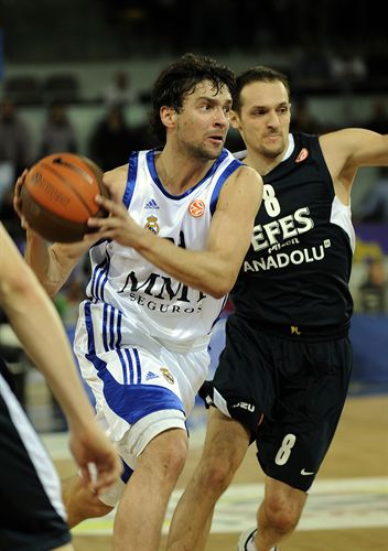 Juan Carlos Navarro, Sergio Llull y Fernando San Emeterio, candidatos al quinteto ideal de la Euroliga