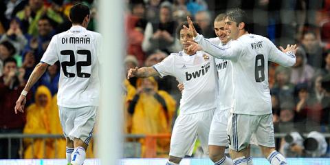 Liga Española 2010/11 1ª División: el Real Madrid gana con comodidad al Levante por 2-0 y ya piensa en Lyón