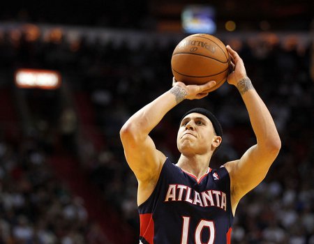 NBA: los Heat oficializan el fichaje de Mike Bibby