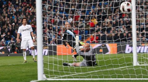 Liga Española 2010/11 1ª División: el Real Madrid gana 7-0 al Málaga con tres goles de Cristiano Ronaldo y dos de Benzema