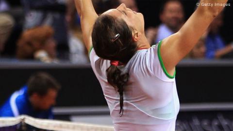 WTA Stuttgart: Wozniacki y cuatro alemanas a cuartos de final; WTA Fes: Aravane Rezai y Lourdes Domínguez Lino eliminadas